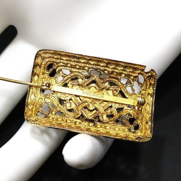 Freirich Victorian Revival Black Glass Filigree Brooch Gold Plated 1960s - Picture 4 of 10